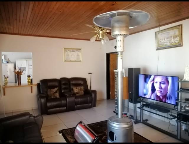 3 BEDROOM HOUSE FOR SALE IN VANDERBIJLPARK CE 5